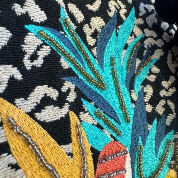 American & Beyond Leopard Cheetah Beaded Pineapple Cane Handles Tote Bag - Picture 11 of 16